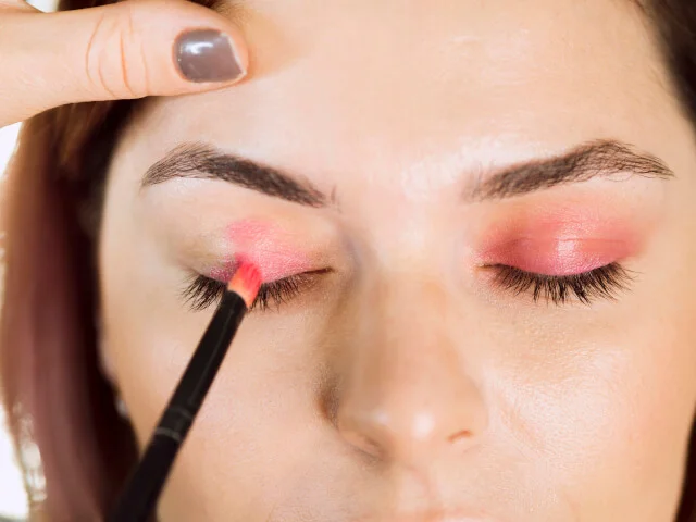 Aplicando a Sombra Rosa